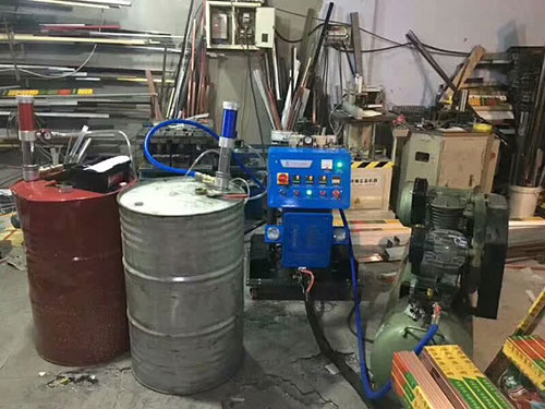 河北聚氨酯發(fā)泡機(jī)施工案例