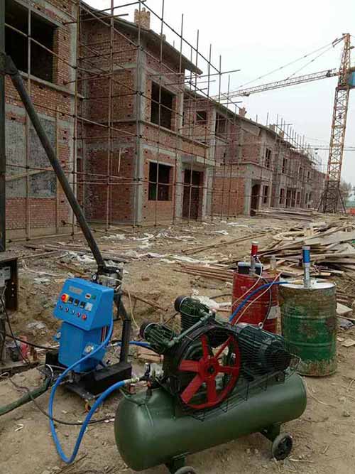 聚氨酯保溫高壓噴涂機(jī) 低噪音(圖1) 建筑墻體聚氨酯噴涂發(fā)泡機(jī)保溫施工
