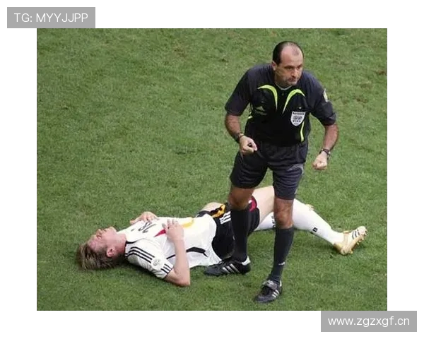 担架入场规则详解：何时允许裁判暂停比赛申请？