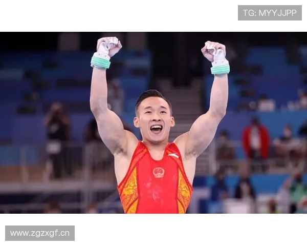 肖若腾今天比赛场边居然穿着拖鞋,这生活态度也太随性了吧! 肖若腾今天比赛场边居然穿着拖鞋,这生活态度也太随性了吧!